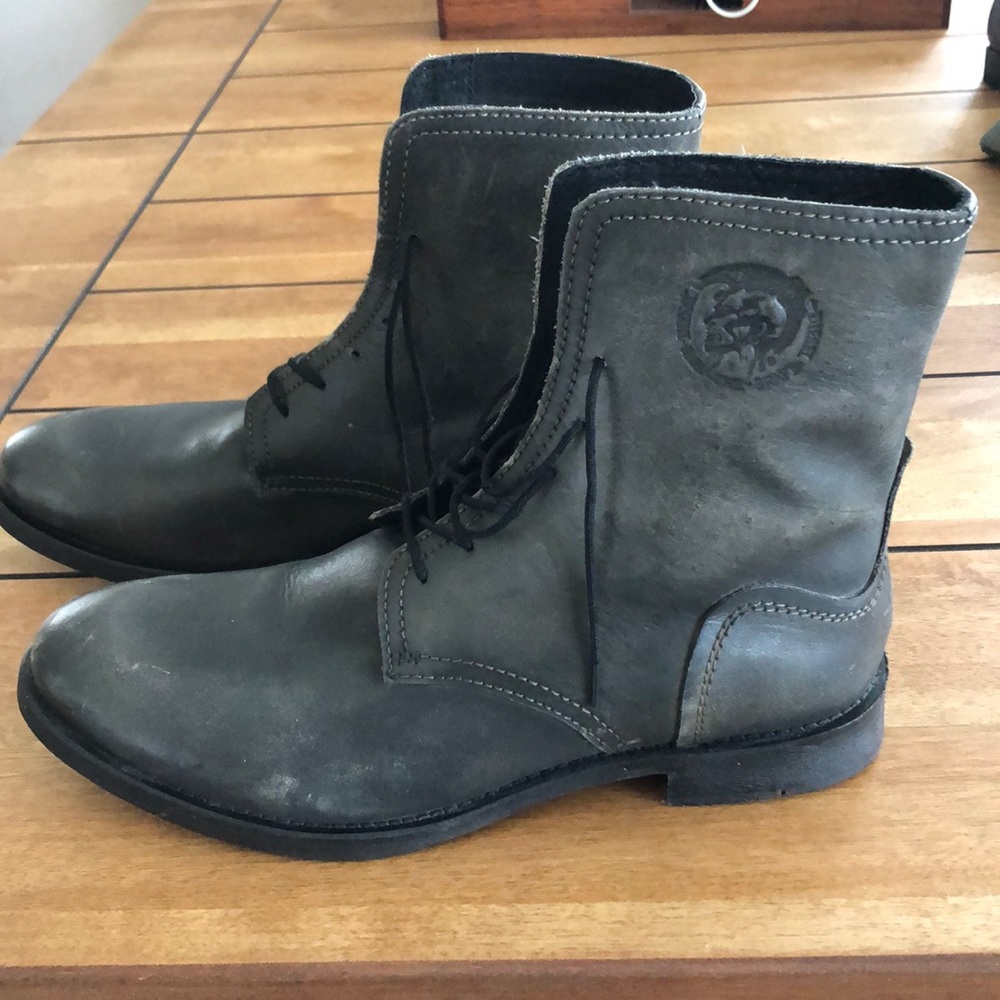 Diesel boots